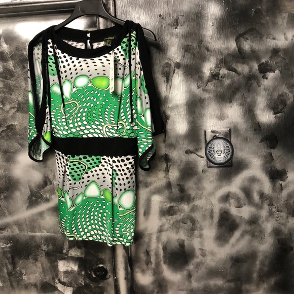 Gorgeous Top by CARTISE - Picture 1 of 8